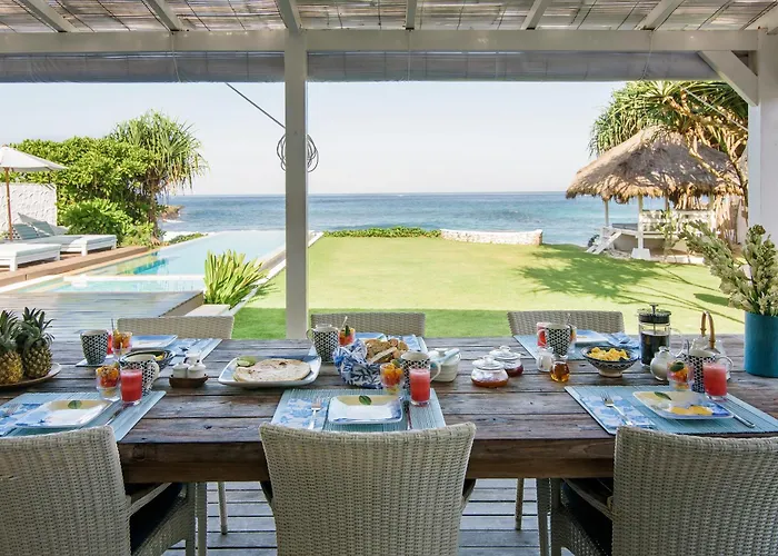The House Sandy Bay Villa *